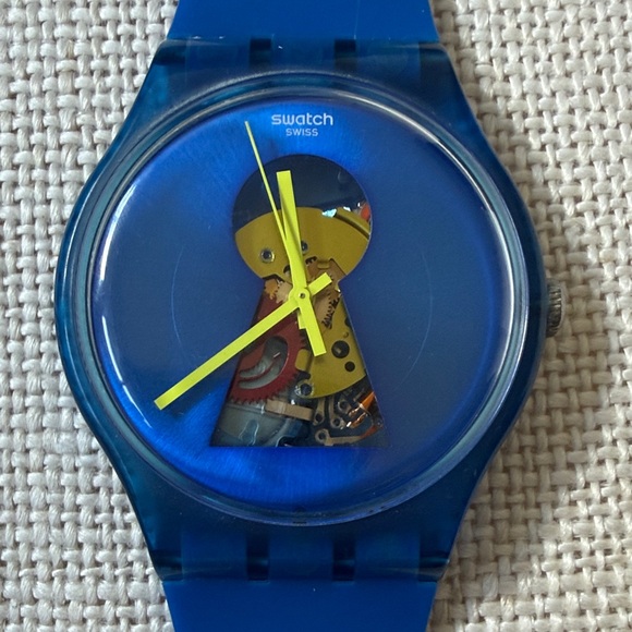 Swatch Vintage Open’it  Unisex Watch in great condition.  Needs battery wo box.